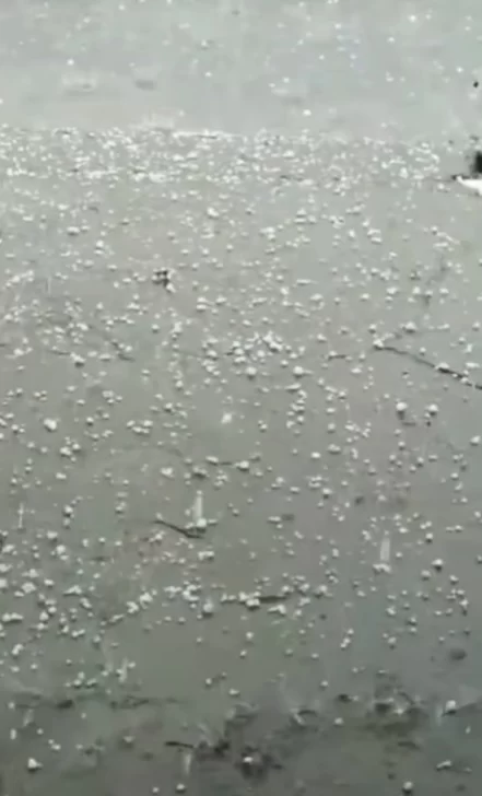 Vallecito fue blanco de la tormenta: lluvia y granizo Vallecito fue blanco de la tormenta: lluvia y granizo