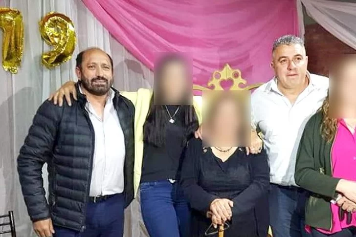 Con un mensaje en Facebook, Julián Gil se despegó del escándalo de su hermano