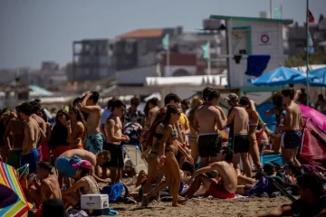 Mar del Plata y Pinamar restringen actividades entre la 1 y las 6 Mar del Plata y Pinamar restringen actividades entre la 1 y las 6