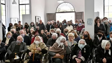 Emotivo homenaje en la ex ESMA para las Madres de Plaza de Mayo