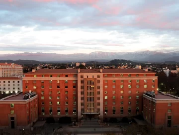 En Mendoza zafaron 52 acusados de violar la cuarentena, por haber donado cajas de leche En Mendoza zafaron 52 acusados de violar la cuarentena, por haber donado cajas de leche