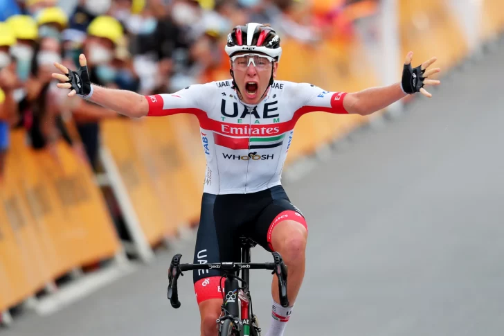 Pogacar cantó victoria en noveno parcial