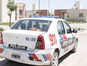 Dos niños de 9 y 11 años le avisaron a la policía que un hombre estaba atacando a su pareja