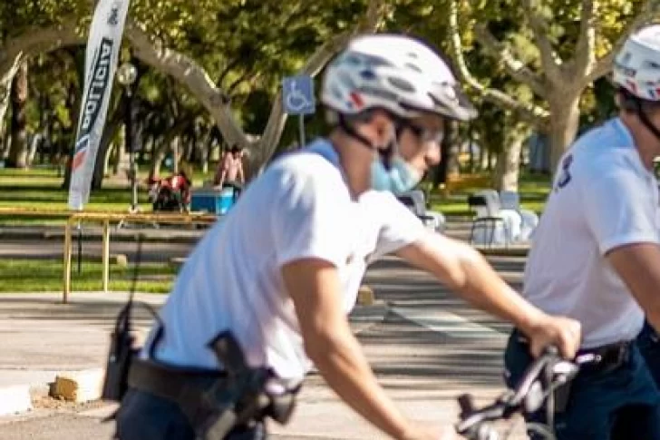 Lo detuvieron por una contravención y descubrieron que tenía pedido de captura