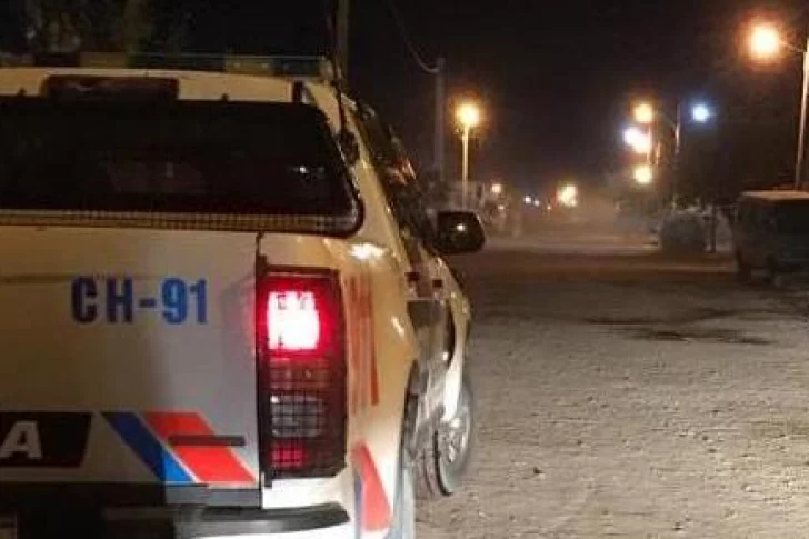 Recibió una brutal golpiza y le apedrearon la casa en un supuesto ajuste de cuentas