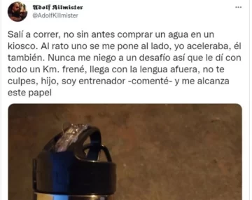 Salió a correr y lo interceptó un extraño para darle una nota inesperada Salió a correr y lo interceptó un extraño para darle una nota inesperada