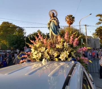 Con una caravana de autos y misa empezaron los festejos por el Día de la Virgen Con una caravana de autos y misa empezaron los festejos por el Día de la Virgen