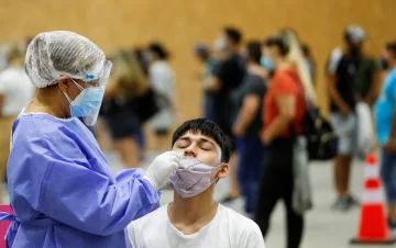 Reportan 19.834 contagios de coronavirus en el país, un 19,5% menos que la semana pasada Reportan 19.834 contagios de coronavirus en el país, un 19,5% menos que la semana pasada