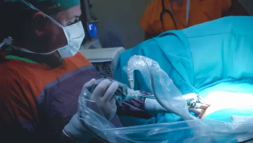 Tumores de mediastino y miastenia gravis, ¿un abordaje mínimamente invasivo? Tumores de mediastino y miastenia gravis, ¿un abordaje mínimamente invasivo?