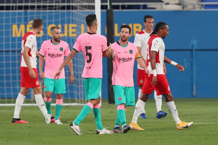 Messi marcó por duplicado para acercar al Barcelona a la punta