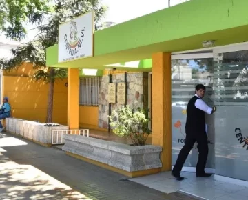 Lo invitaron a una cena familiar y abusó de la hija de su amigo