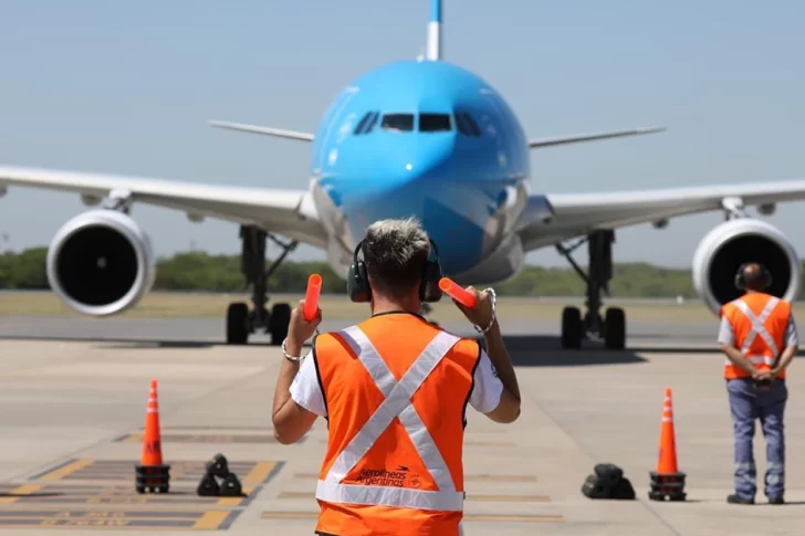 Tras el temporal en Moscú, partió el vuelo de Aerolíneas Argentinas que trae más vacunas