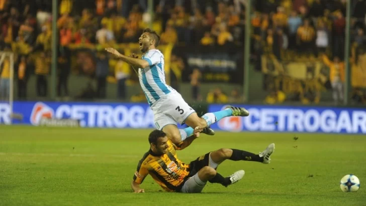 Racing sacó pecho, lo remontó y dejó sin milagro a Mitre Racing sacó pecho, lo remontó y dejó sin milagro a Mitre