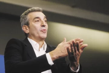 Randazzo llamó a “jubilar” a Cristina Kirchner y Mauricio Macri Randazzo llamó a “jubilar” a Cristina Kirchner y Mauricio Macri