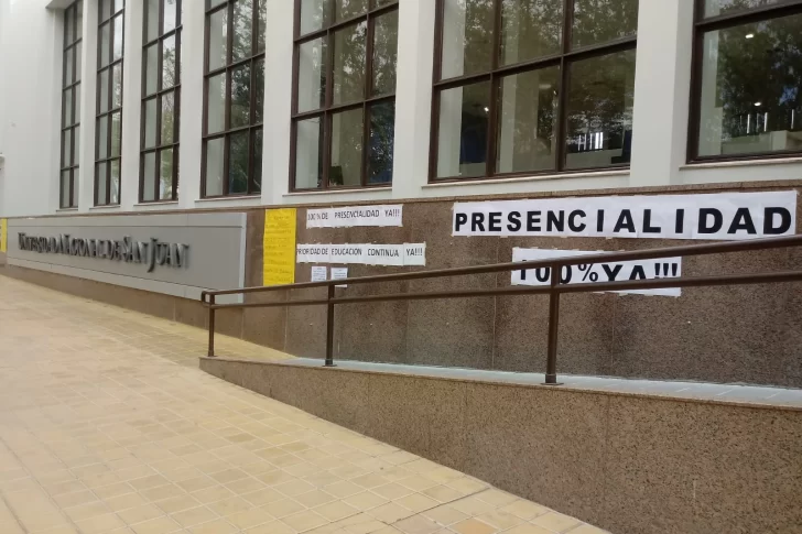 UNSJ: padres de alumnos preuniversitarios exigen la vuelta total a clases en los colegios