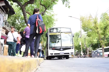 Empresarios aseguran que el transporte está garantizado para el lunes en San Juan Empresarios aseguran que el transporte está garantizado para el lunes en San Juan