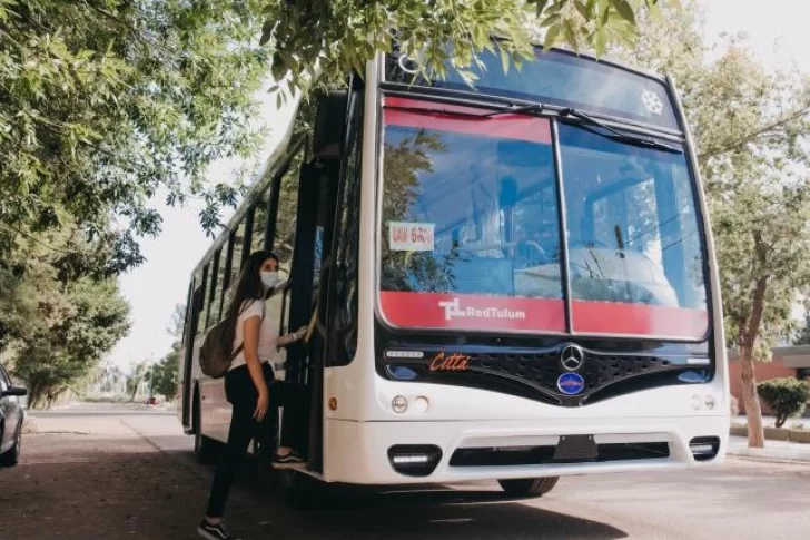 Desde hoy y por primera vez, Jáchal y Valle Fértil están unidos por una línea de micros