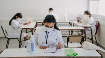 Quieren extender 15 días el ciclo lectivo y las clases terminarían el 20 de diciembre Quieren extender 15 días el ciclo lectivo y las clases terminarían el 20 de diciembre