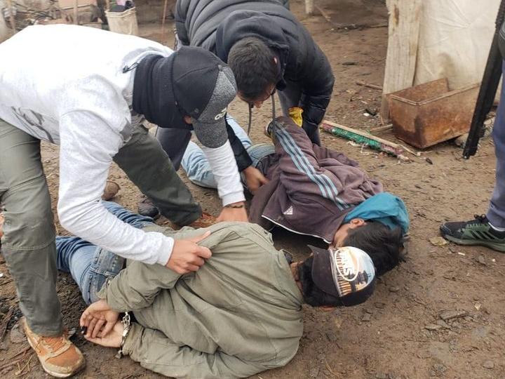 Escondidos en un puesto de cabras hallaron a los dos sujetos que se fugaron de una comisaría Escondidos en un puesto de cabras hallaron a los dos sujetos que se fugaron de una comisaría