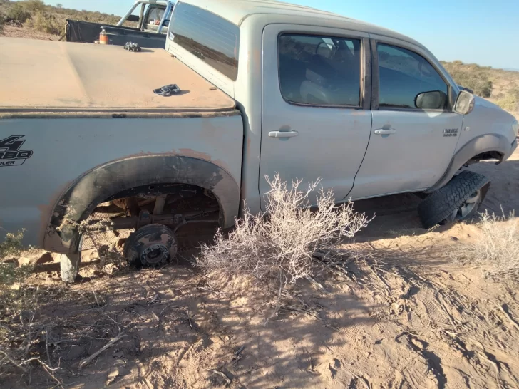 Completaron el rescate de los seis perdidos desde ayer en las dunas de Bermejo Completaron el rescate de los seis perdidos desde ayer en las dunas de Bermejo