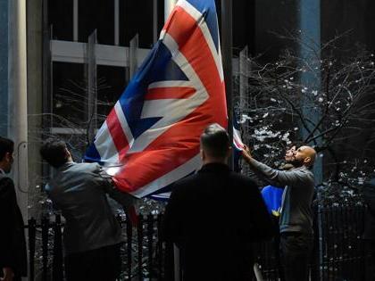 El Brexit se hizo efectivo y la UE quitó la bandera británica de sus edificios El Brexit se hizo efectivo y la UE quitó la bandera británica de sus edificios