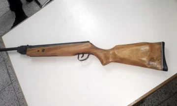 Un menor se disparó por accidente con un rifle de aire comprimido Un menor se disparó por accidente con un rifle de aire comprimido