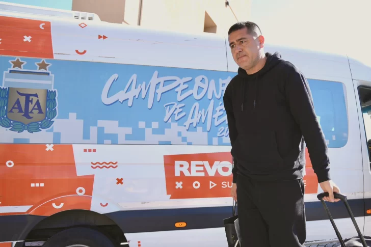 Riquelme respaldó a Ibarra, apuntó a Macri y viajó a San Juan para Boca-Patronato