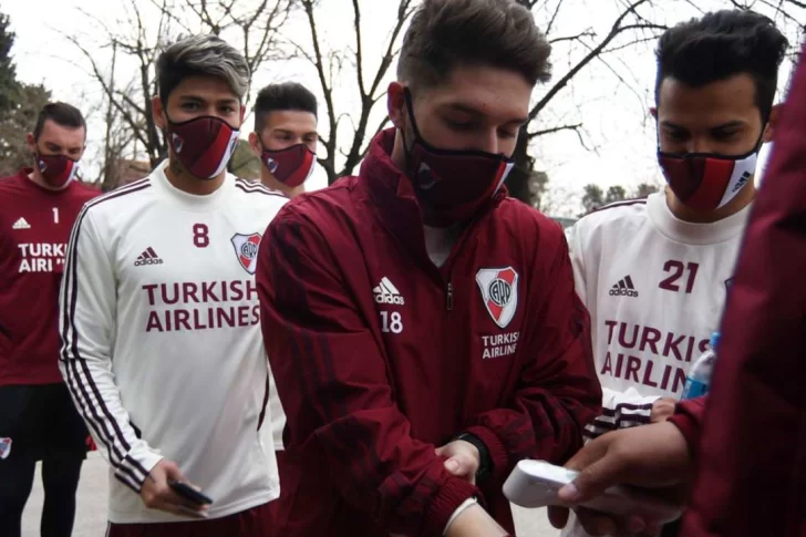 ¿Se pinchó la burbuja sanitaria de River? El entrenador de arqueros tiene coronavirus