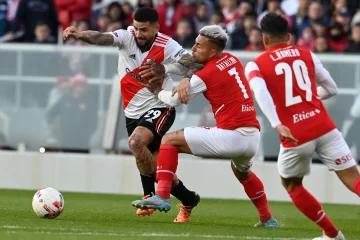 River encontró en tiempo de descuento el gol que le dio la victoria ante Independiente