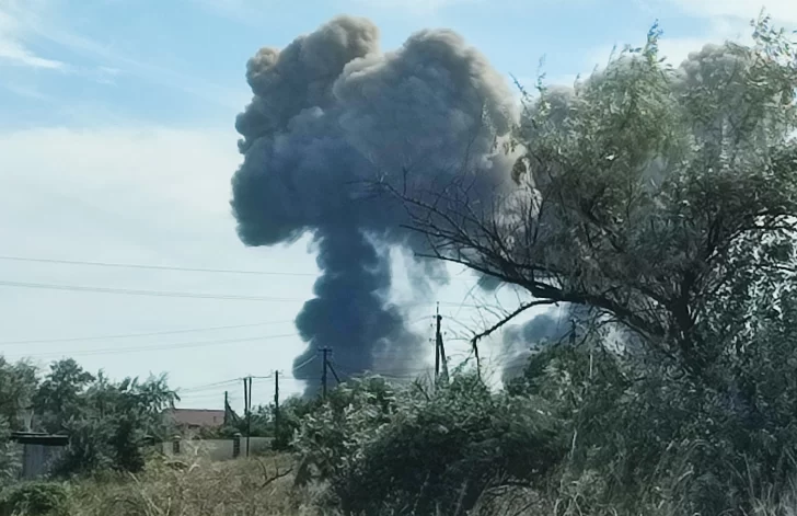 Murieron 13 civiles en Ucrania por bombardeos rusos cerca de una gran central nuclear