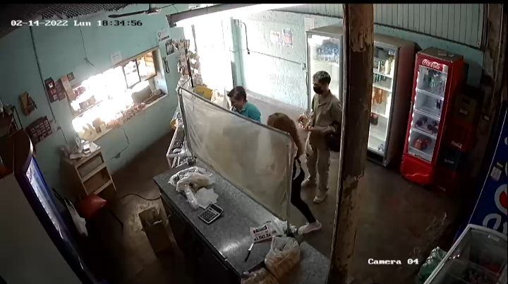 Robo exprés quedó registrado en cámaras de seguridad y derivó en persecución de película Robo exprés quedó registrado en cámaras de seguridad y derivó en persecución de película