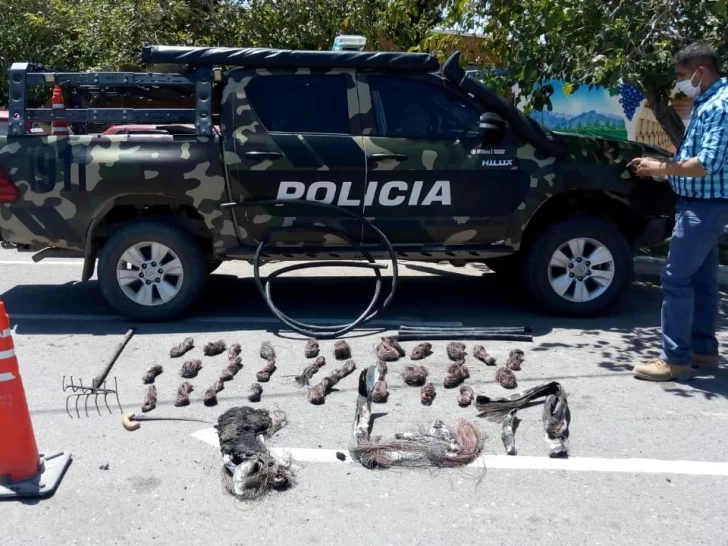 Robaba cables de la red eléctrica a plena luz del día: lo sorprendieron quemándolos Robaba cables de la red eléctrica a plena luz del día: lo sorprendieron quemándolos