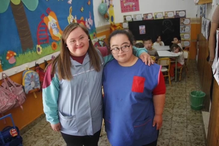 Rocío y Laura, las “seños” que rompen barreras y dejan una huella en el aula Rocío y Laura, las “seños” que rompen barreras y dejan una huella en el aula