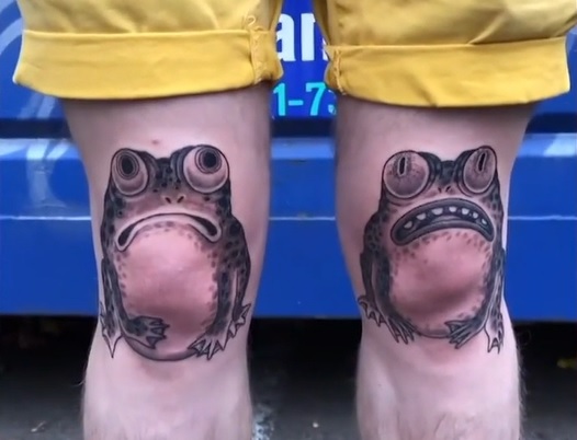Se tatuó dos ranas en las rodillas y el resultado hiperrealista generó sorpresas Se tatuó dos ranas en las rodillas y el resultado hiperrealista generó sorpresas