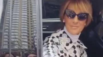 El (tramposo) video de Celine Dion con una fan que se volvió viral El (tramposo) video de Celine Dion con una fan que se volvió viral