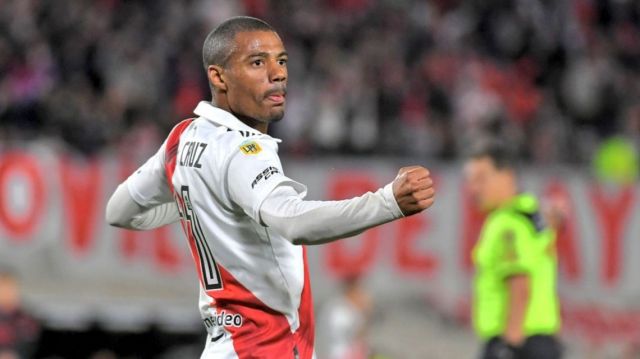 River derrotó a Barracas Central ante su gente y sigue dando pelea River derrotó a Barracas Central ante su gente y sigue dando pelea