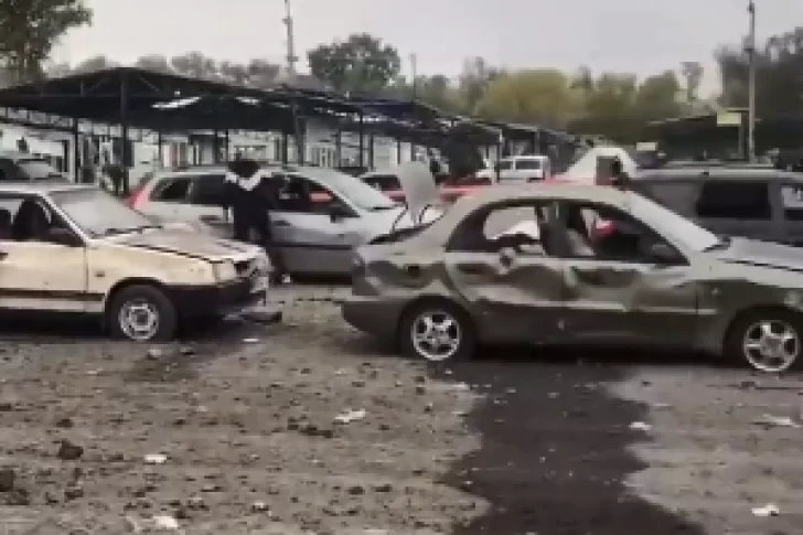 Ucrania y Rusia se acusaron de atacar una caravana de autos que causó al menos 30 muertos