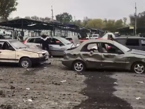Ucrania y Rusia se acusaron de atacar una caravana de autos que causó al menos 30 muertos Ucrania y Rusia se acusaron de atacar una caravana de autos que causó al menos 30 muertos