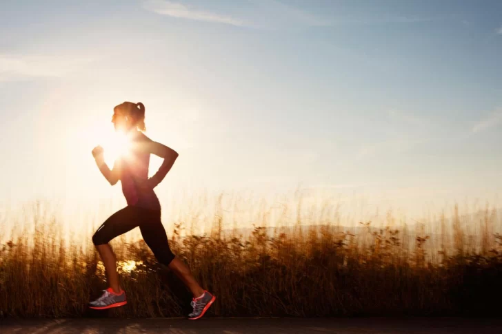 Desde mañana, flexibilizan los horarios de running urbano y se incorpora el ciclismo adaptado