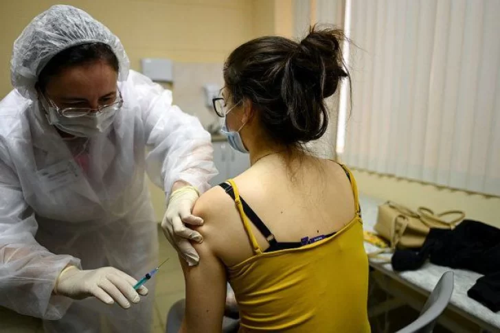 La eficacia de la vacuna rusa es del 91,4% a los 21 días después de la primera aplicación