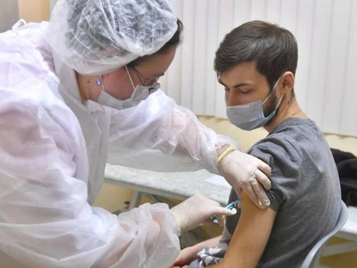 Rusia planea vacunar contra el Covid a mayores de 60 años desde la semana próxima Rusia planea vacunar contra el Covid a mayores de 60 años desde la semana próxima