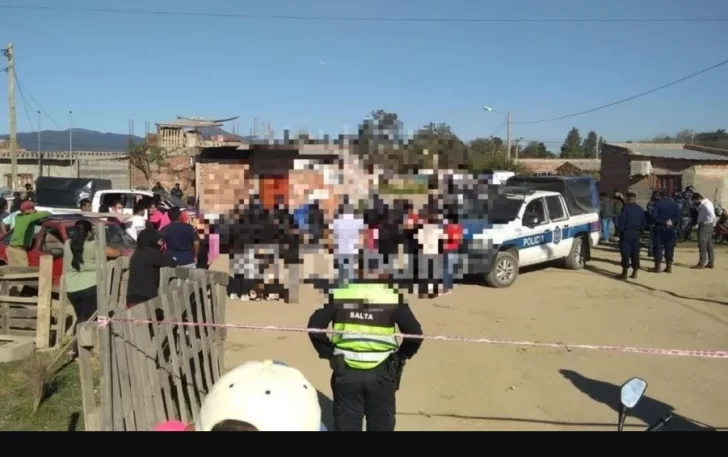 Rompió una perimetral y degolló a su ex frente a su hijo de 8 años Rompió una perimetral y degolló a su ex frente a su hijo de 8 años