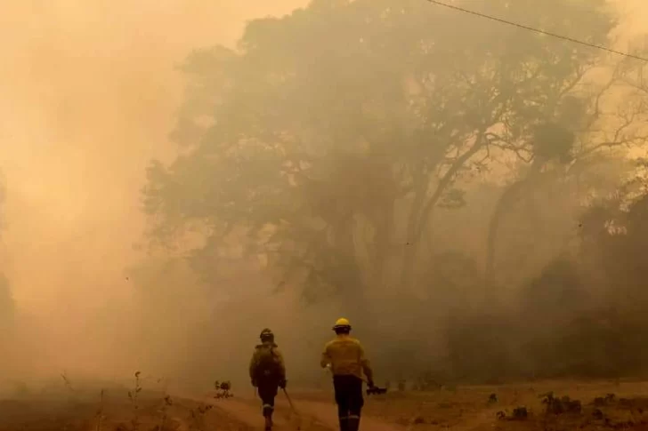 Los incendios forestales afectan cinco provincias hacia las que se desplegaron refuerzos
