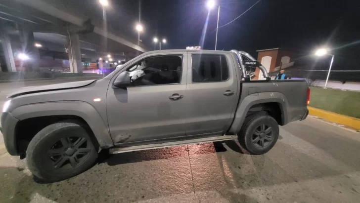 Golpean y le roban la camioneta a un jugador de Boca cuando llegaba a su casa en Lanús Golpean y le roban la camioneta a un jugador de Boca cuando llegaba a su casa en Lanús