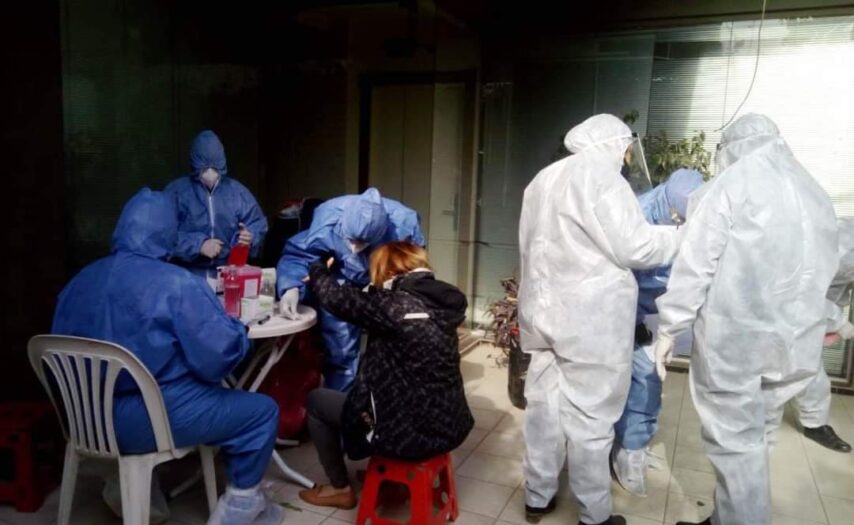 Le disparó en la cara con una escopeta a su ex esposa, pensó que la había matado y se suicidó