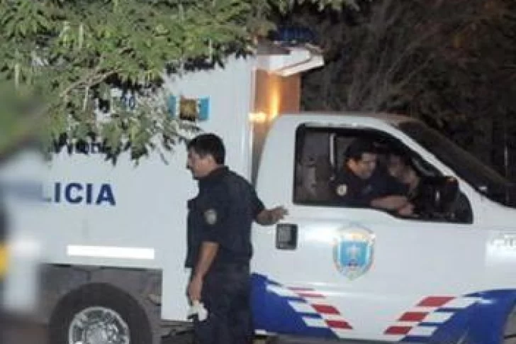 Un adolescente se batió a duelo con su papá y le clavó una puñalada en el corazón