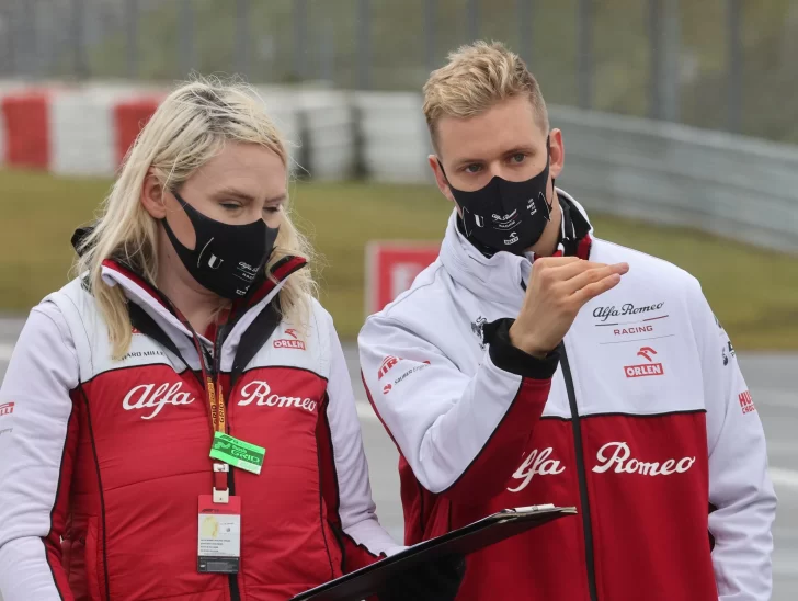 El clima impide el debut del hijo de Schumacher en las pruebas libres de Fórmula 1 El clima impide el debut del hijo de Schumacher en las pruebas libres de Fórmula 1