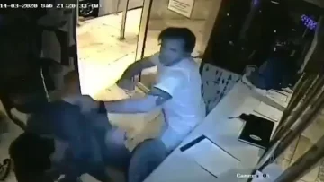 No quiso cumplir la cuarentena y golpeó salvajemente a un guardia que se lo advirtió