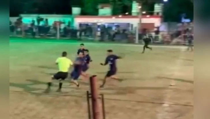 [VIDEO] Quisieron linchar al árbitro tras perder una final por penales