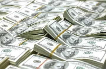 El dólar registró su décima suba consecutiva y cerró en casi $61 El dólar registró su décima suba consecutiva y cerró en casi $61